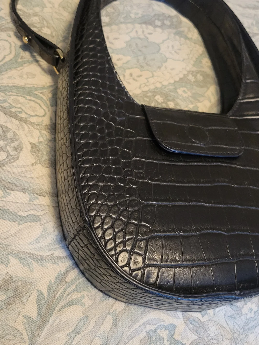 3/$12 SALE Black Faux Croc-Embossed Shoulder Bag Handbag
